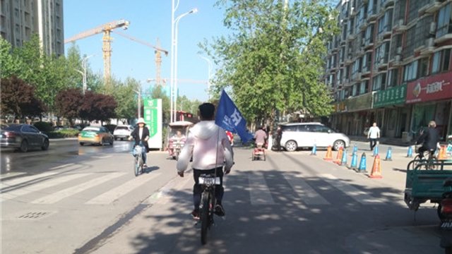 這樣騎車(chē)危險(xiǎn)