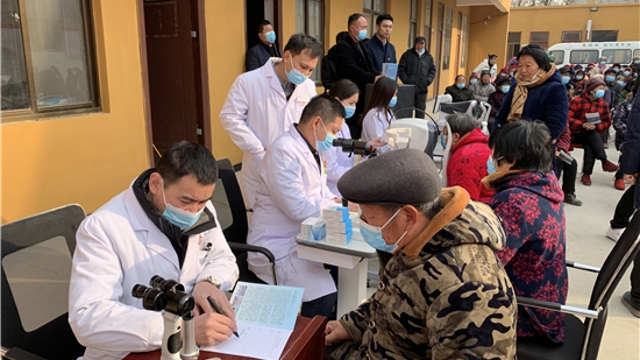 為民服務(wù)暖人心，送醫(yī)下鄉(xiāng)助健康